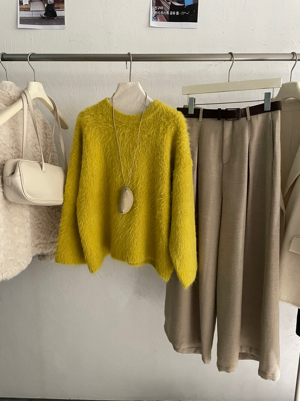 // 軟糯質感拉絨圓領寬鬆毛衣