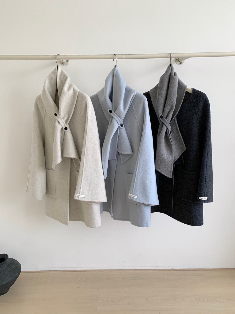 // 100%圓領口袋簡約手工外套（連頸巾）