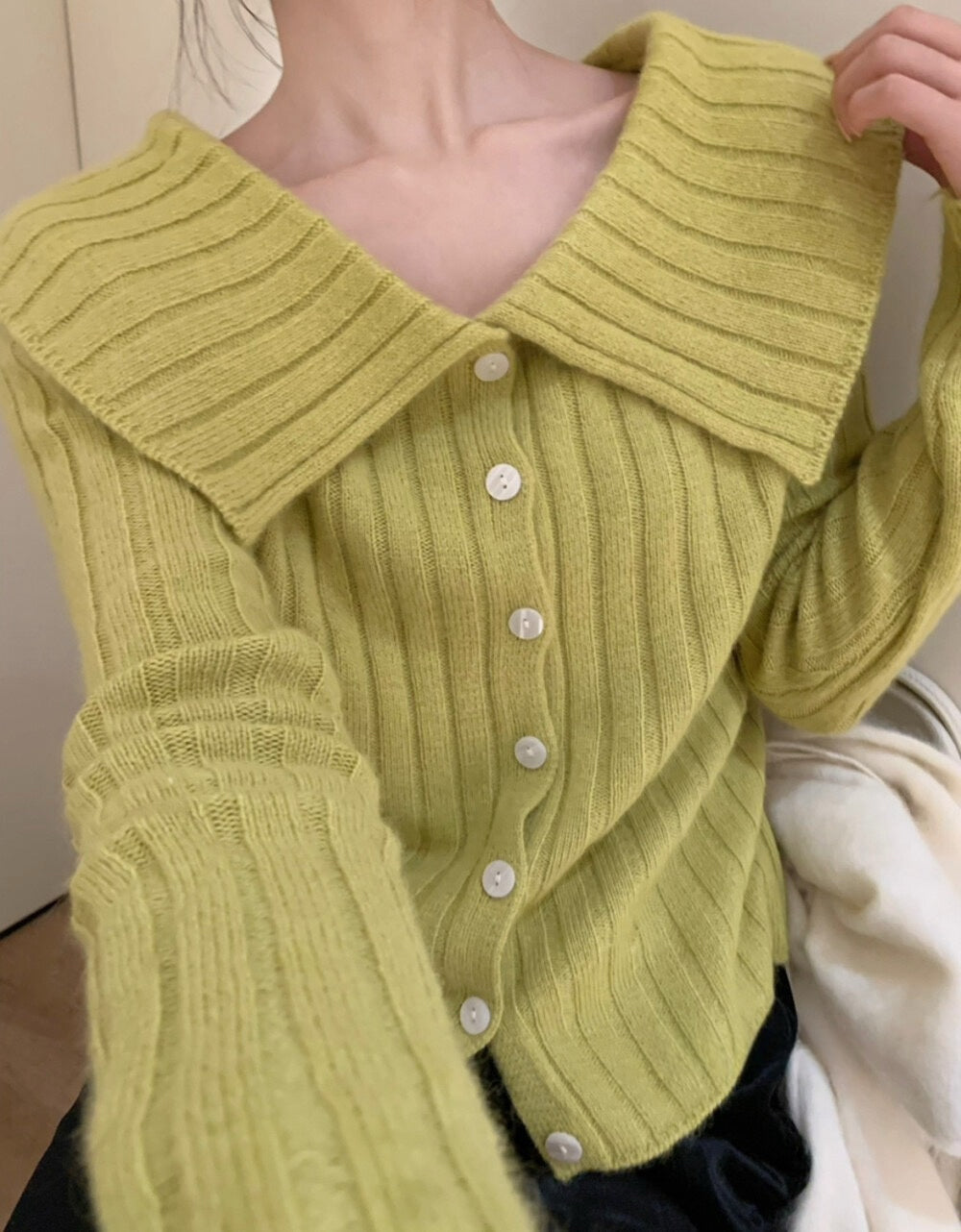 // 50%綿羊毛+20%alpaca可一字領直坑紋大翻領NT