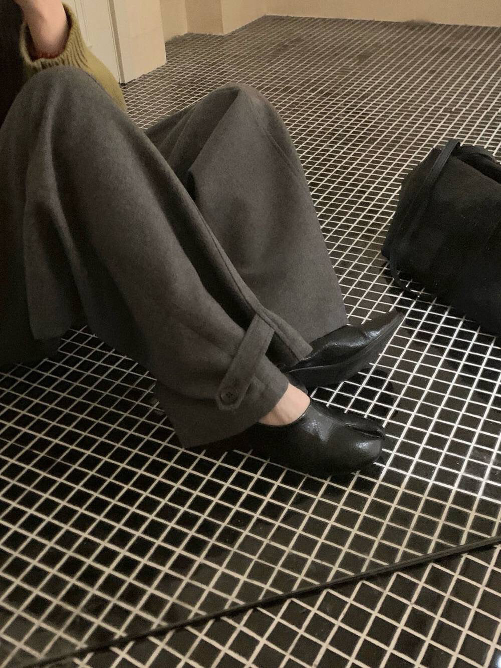 // 50%羊毛設計感褲腳高腰褲