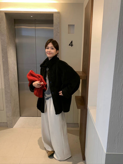 // 可雙面穿皮毛一體翻領中長外套