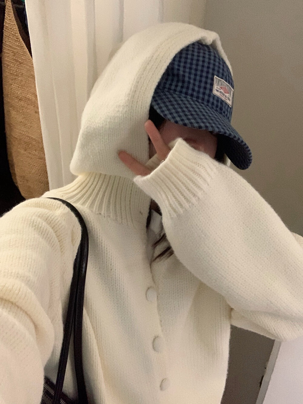 // 質感包扣連帽排扣毛衣