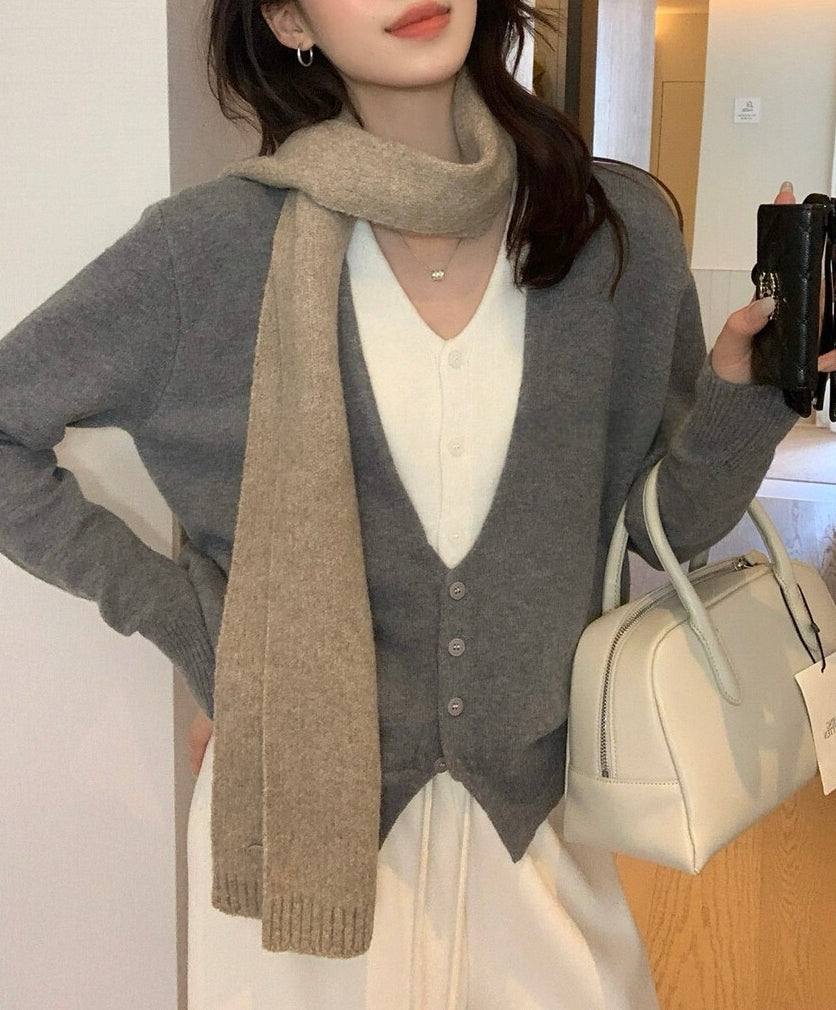 // 深V撞色假兩件開胸CD