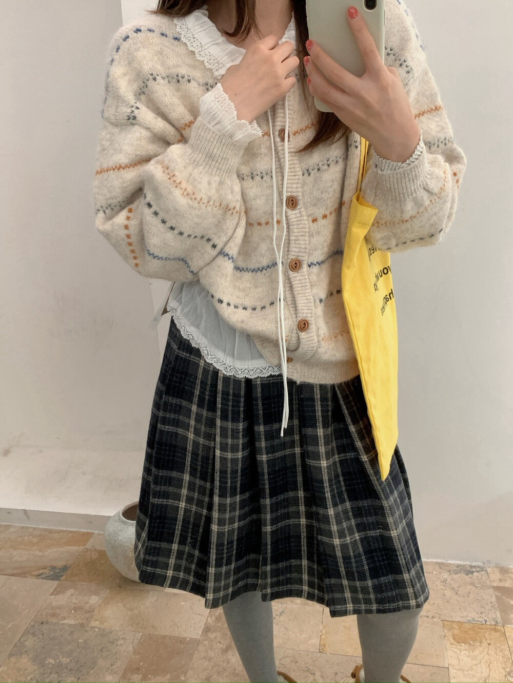 // 彩色鈎花線圓領CD