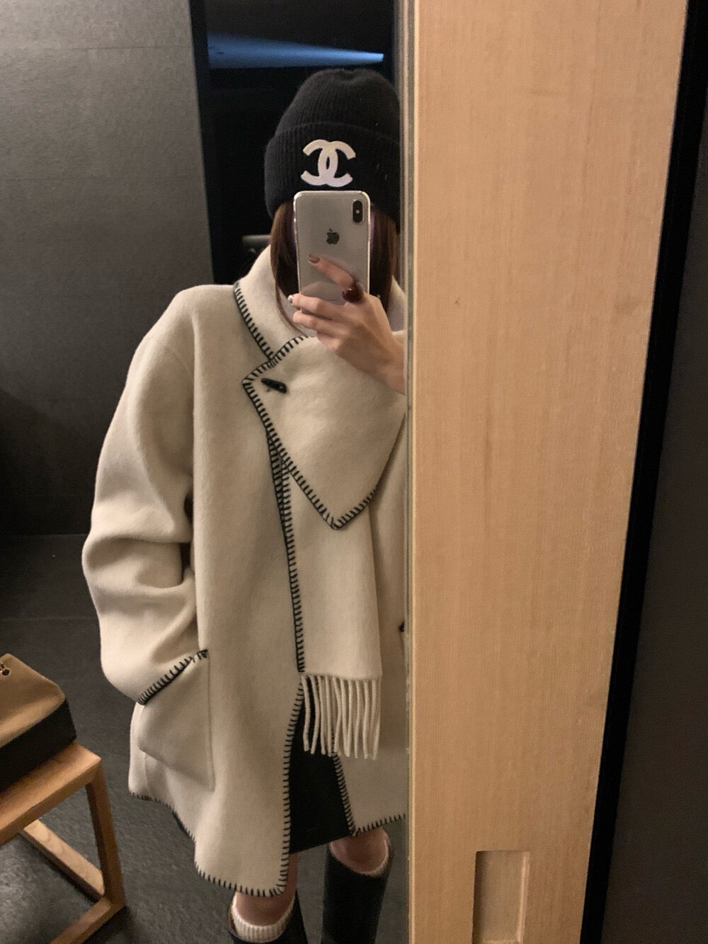 // 100%羊毛撞色鎖邊手工外套(連頸巾)