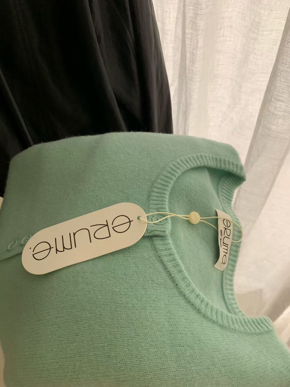 // 設計感特別鈕扣設計100%wool靚色CD