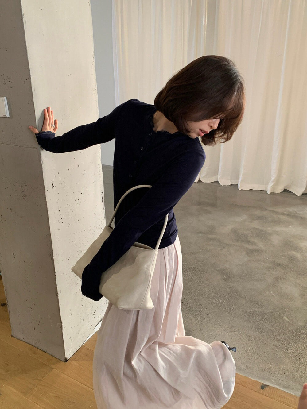 // 超親膚lace邊半鈕扣TEE