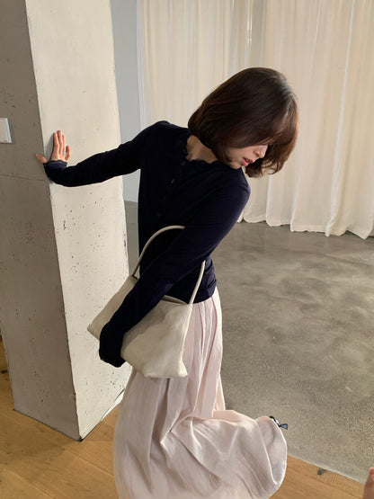 // 超親膚lace邊半鈕扣TEE