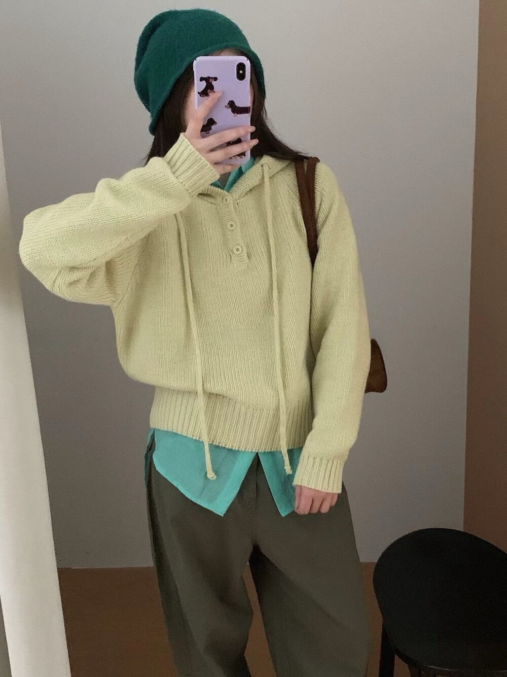 // 顏色超美鈕扣連帽毛衣