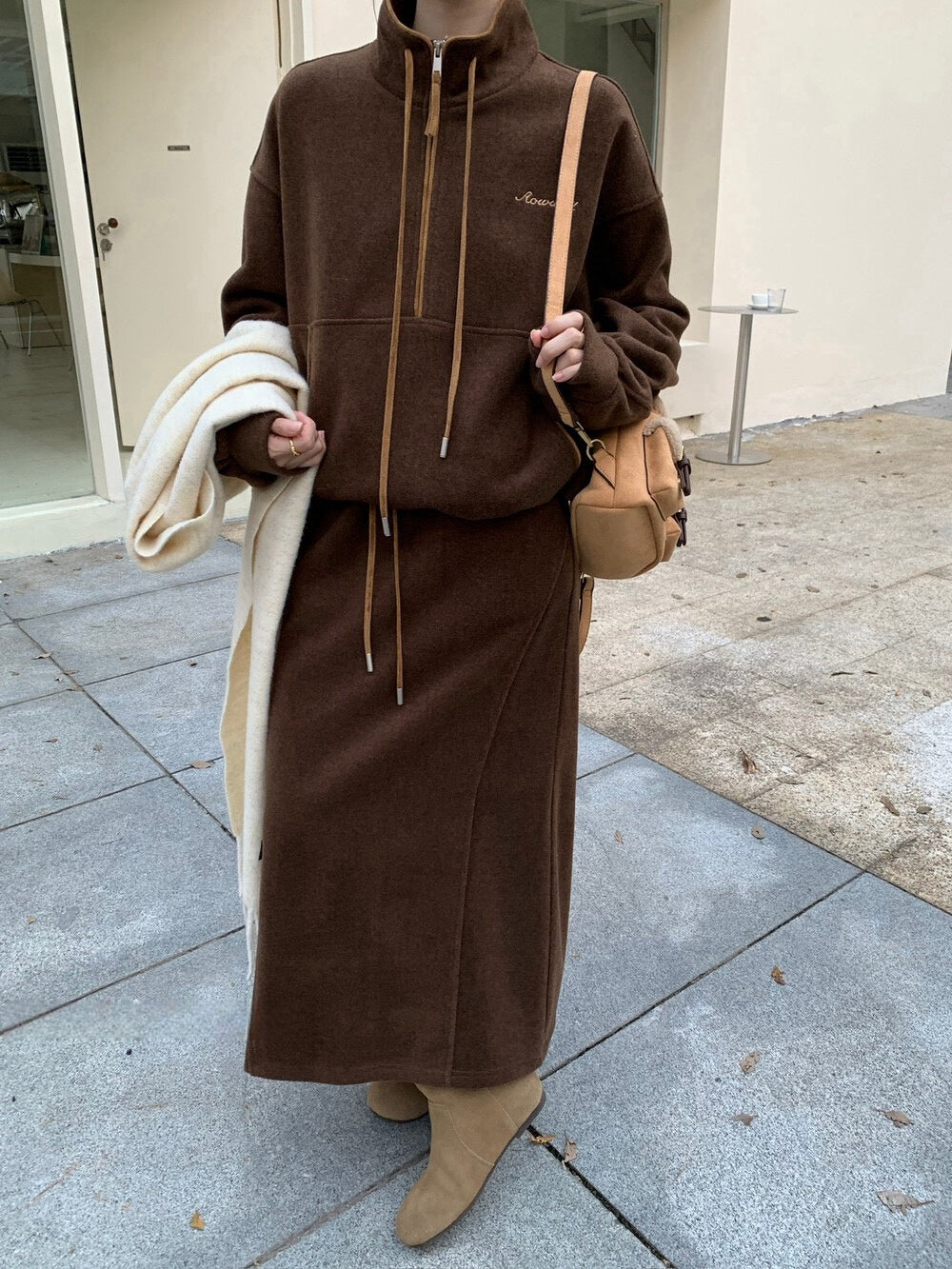 // 撞色邊小刺繡半拉鍊衛衣+半身裙套裝