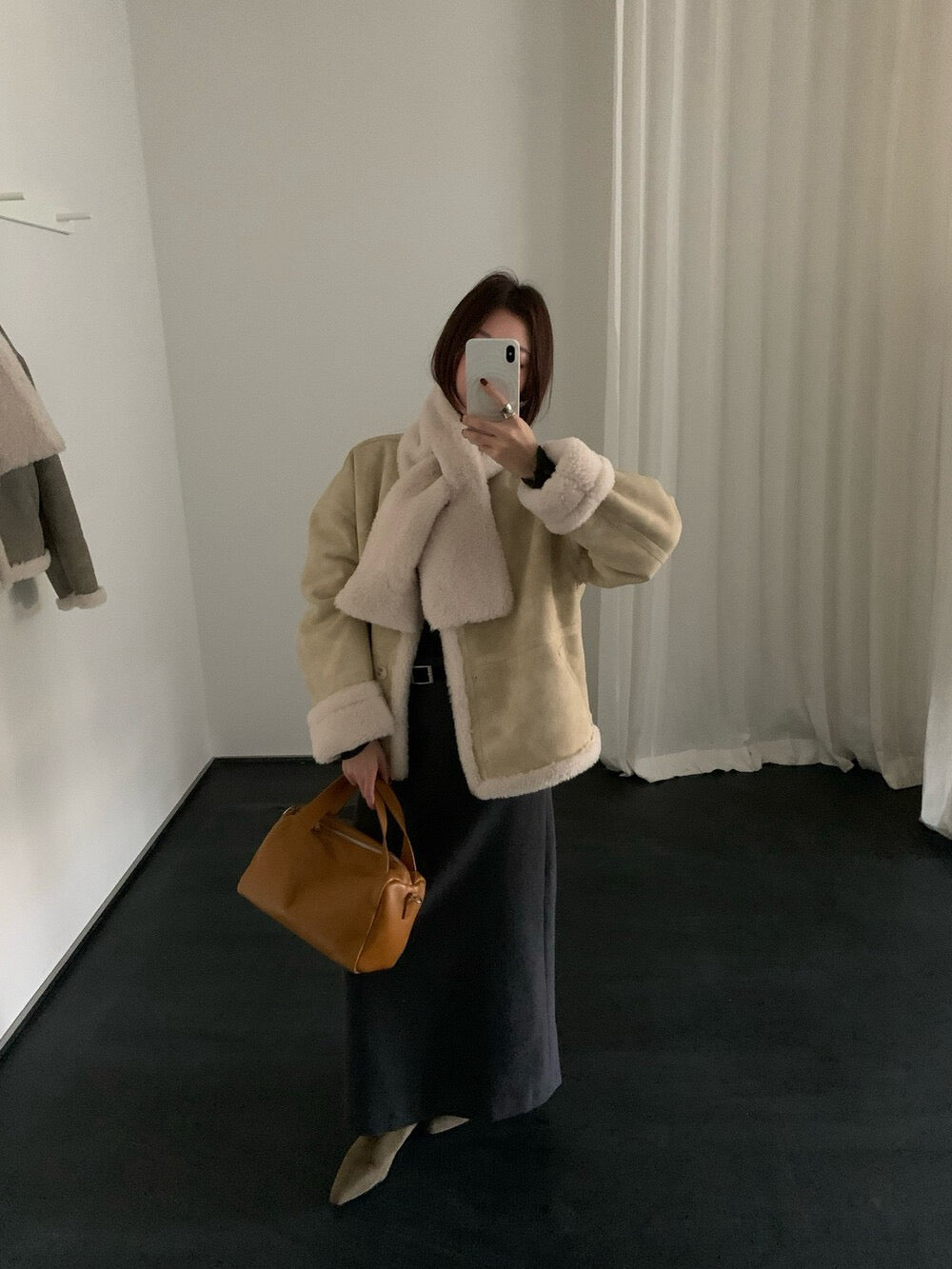 // 麂皮面皮毛一體圓領外套(連頸巾)