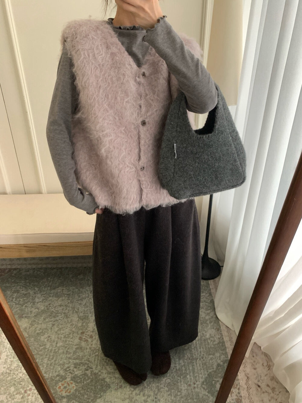 // 12%羊毛茸毛感V領排扣背心