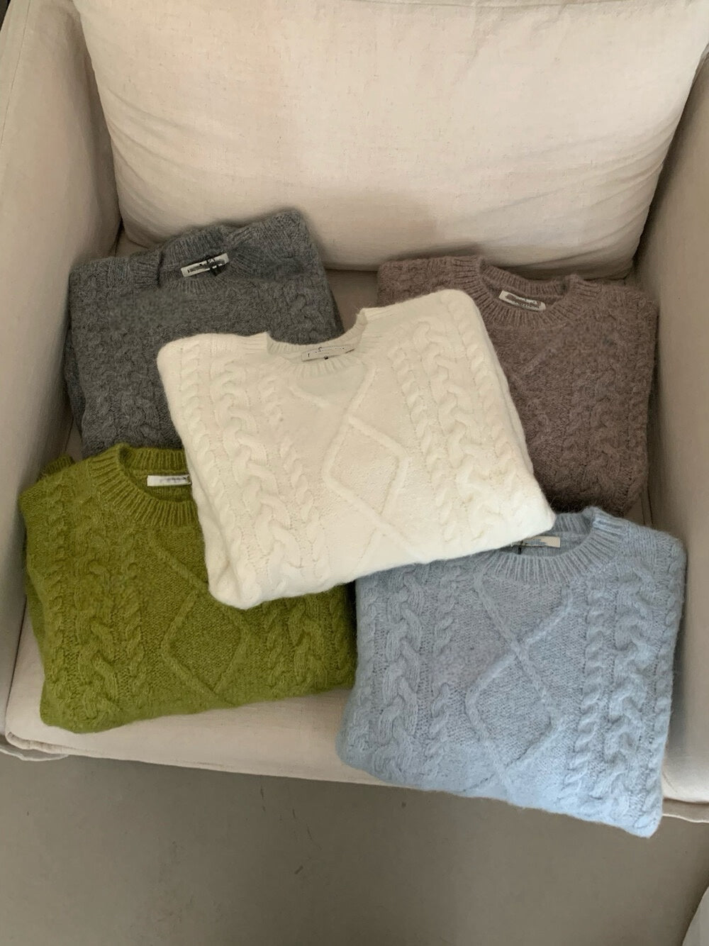 // 10%wool溫柔麻花套頭毛衣