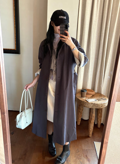 // 背後鈕扣設計翻領長款trench coat