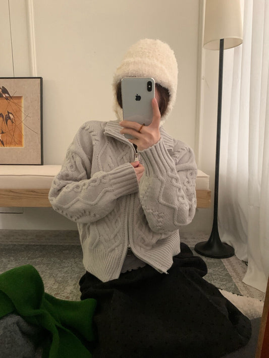 // 30%羊毛粗針麻花高領拉鍊CD