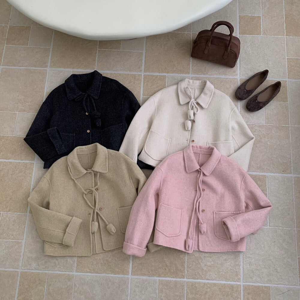 // 100%wool翻領雙口袋短款雙面手工羊毛外套(連頸繩掛飾)