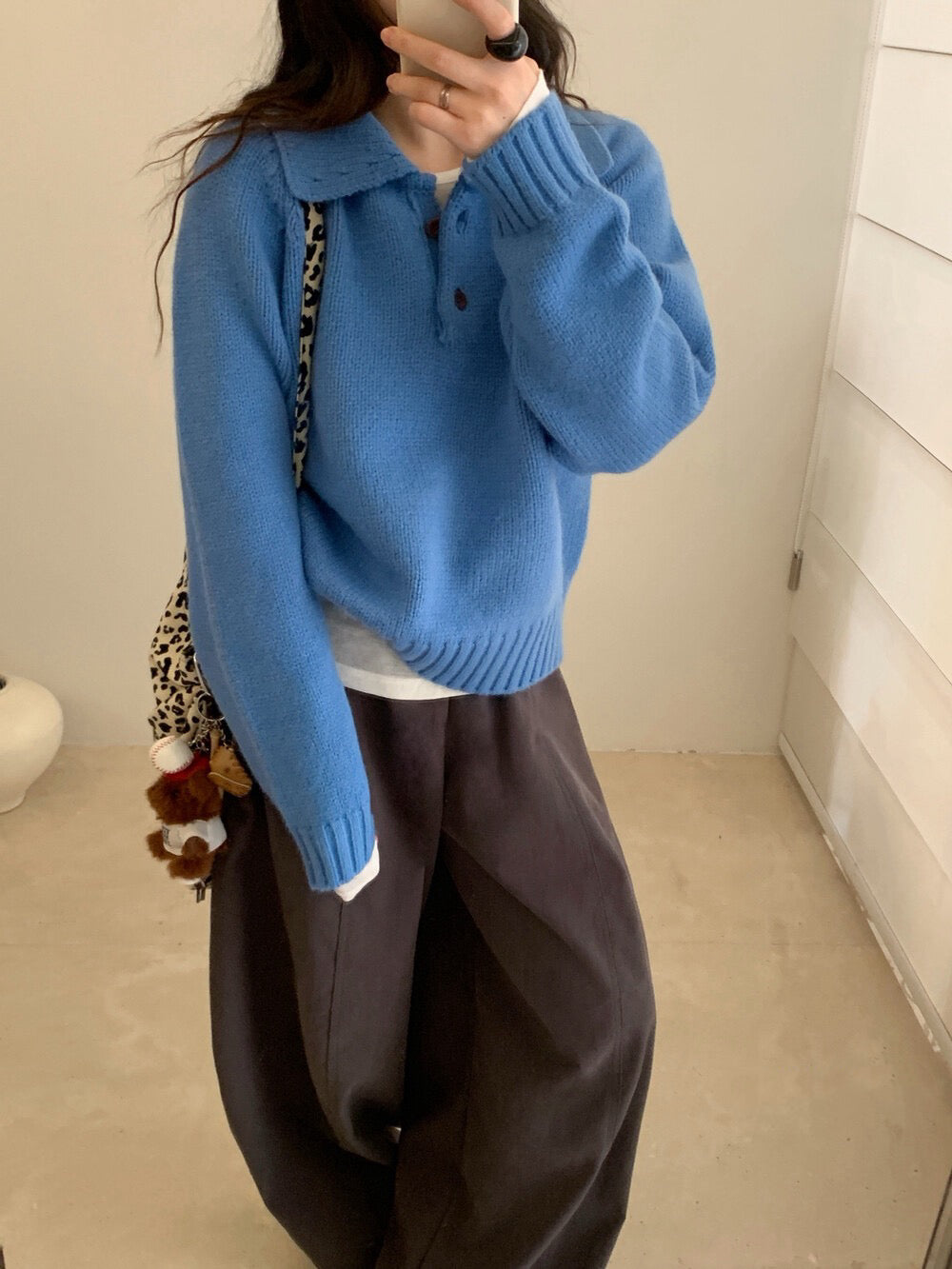 // 超韓領鈕扣粗坑紋翻領毛衣