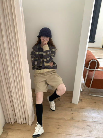 // 撞色間條邊半拉鍊毛衣