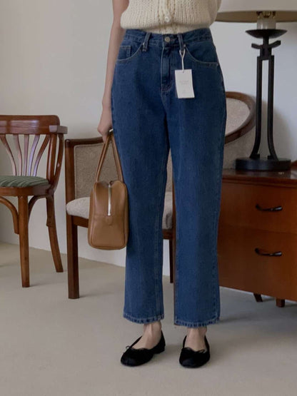 // 經典洗水九分直筒牛仔褲