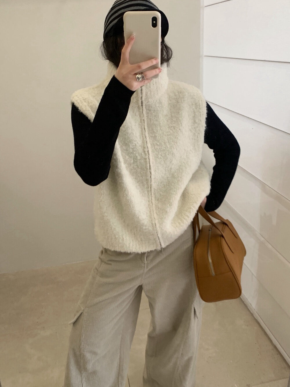 // 9%綿羊毛立領圈圈毛拉鍊背心