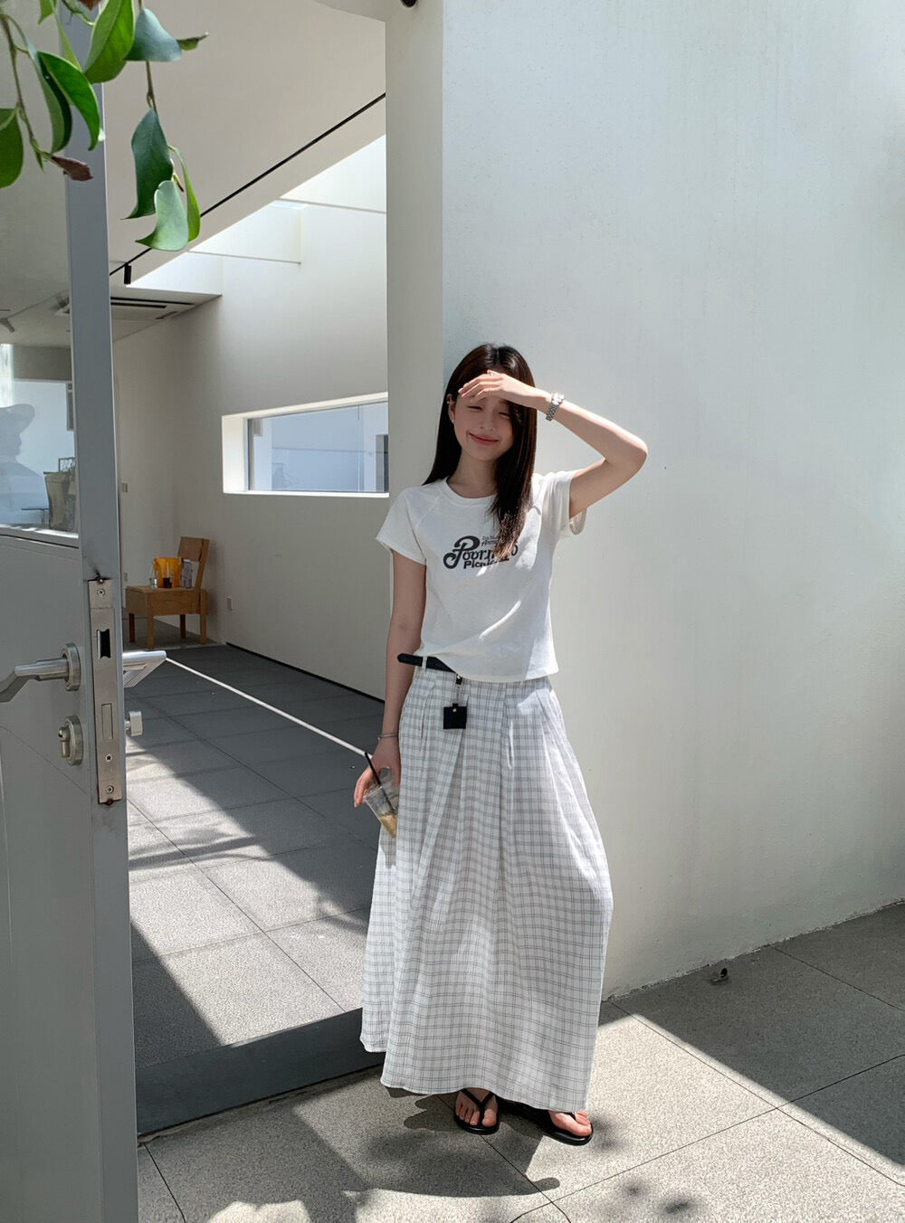 // 肌理感格紋壓褶中裙(連腰帶)