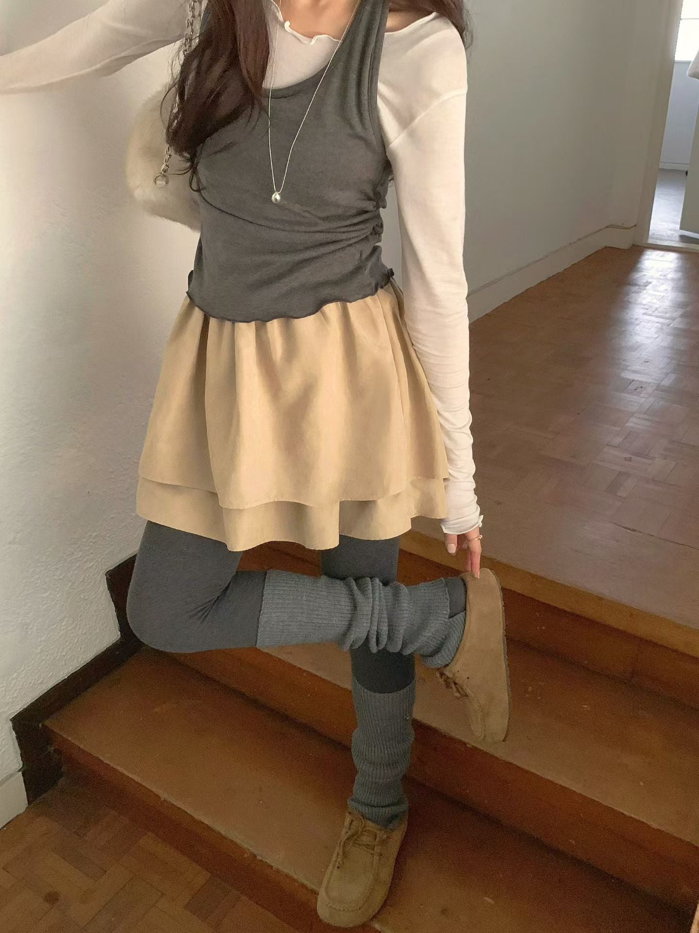 // 質感麂皮絨雙層蛋糕短裙