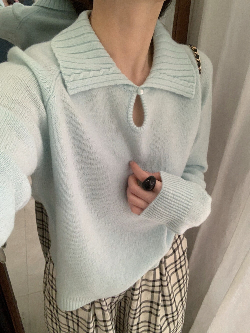 // 100%綿羊毛小鈕扣鏤空翻領NT