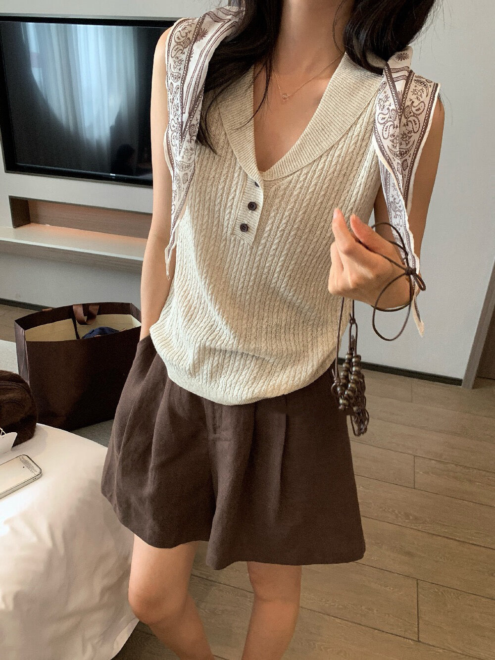 // 氣質翻領小鈕扣細麻花背心NT