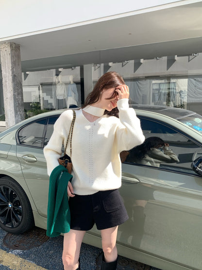 // 溫柔小性感掛頸毛衣