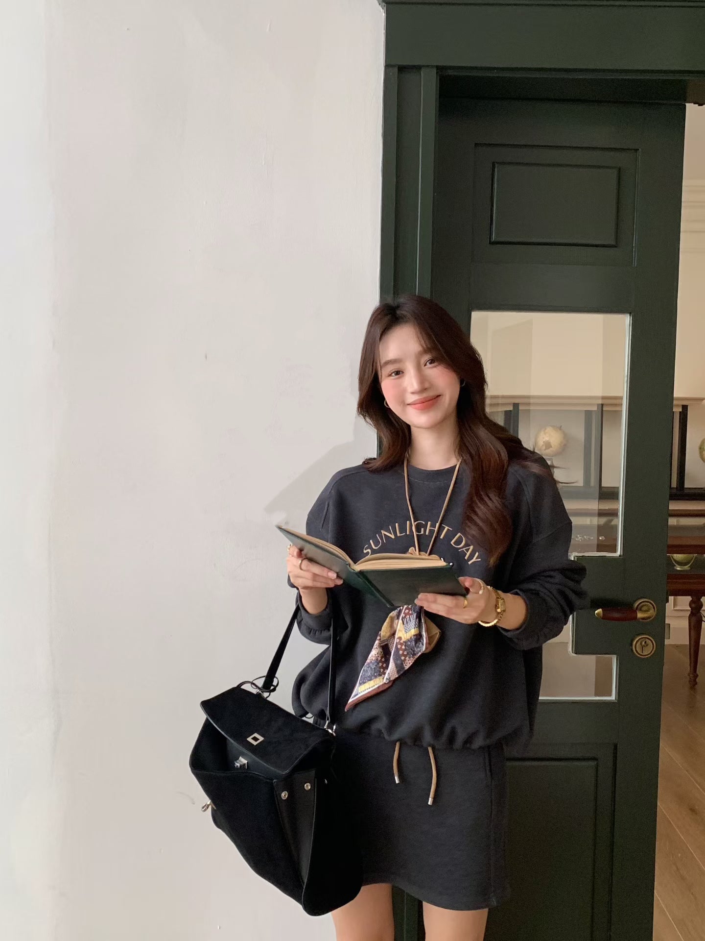 // 可愛小狗刺繡衛衣+短裙套裝(連掛飾)