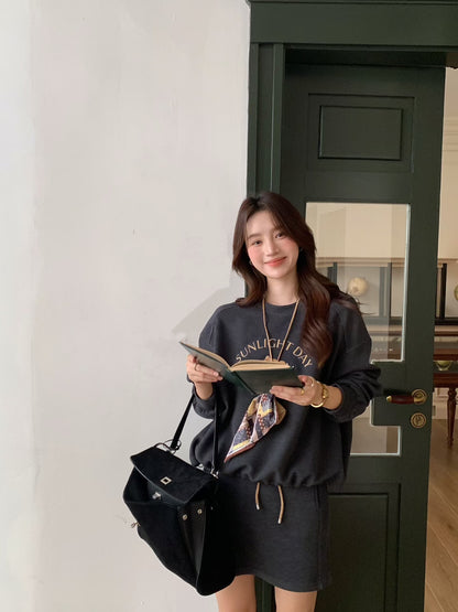 // 可愛小狗刺繡衛衣+短裙套裝(連掛飾)