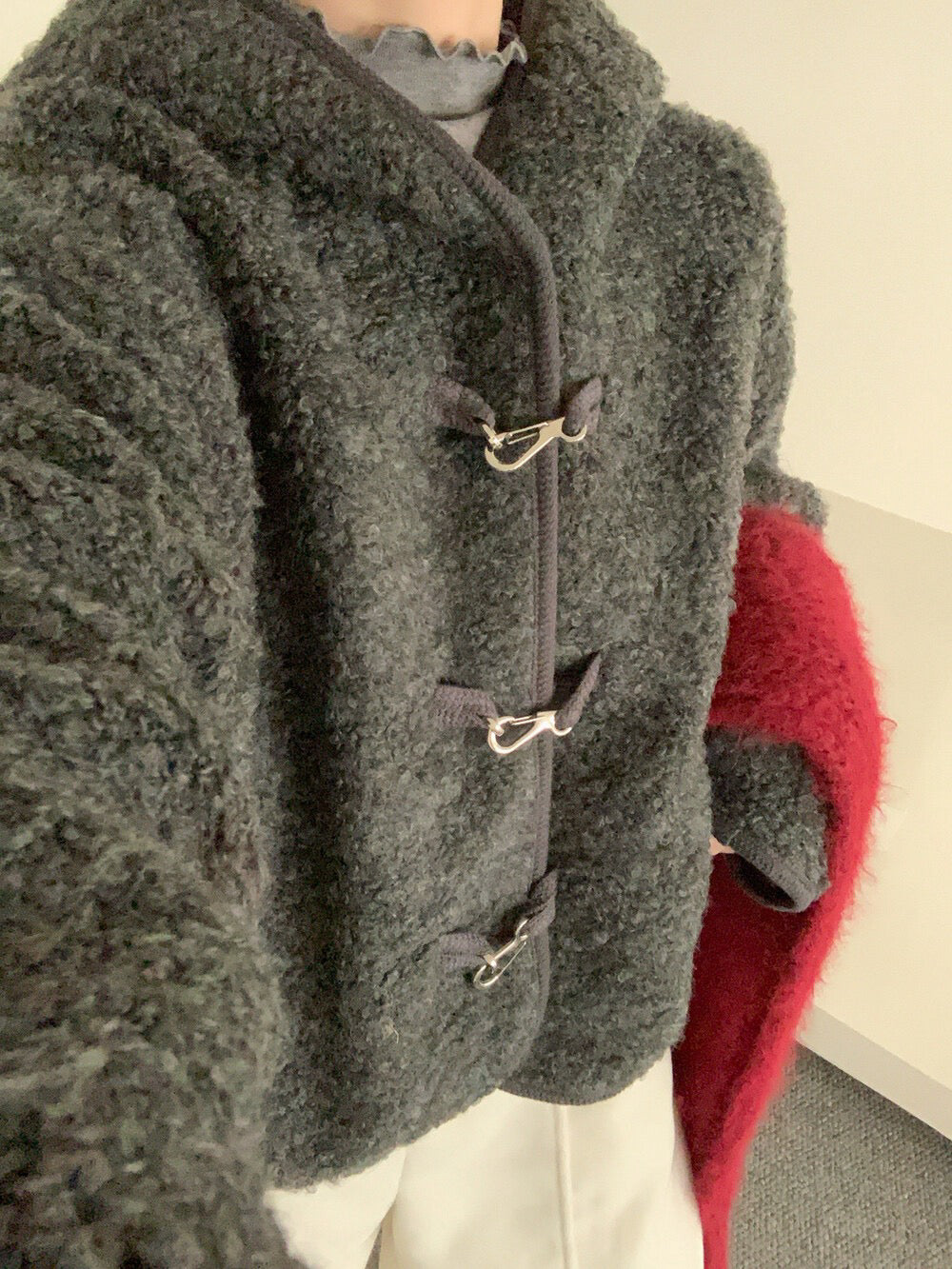 //65%羊毛特別鈕扣羊羔毛連帽外套