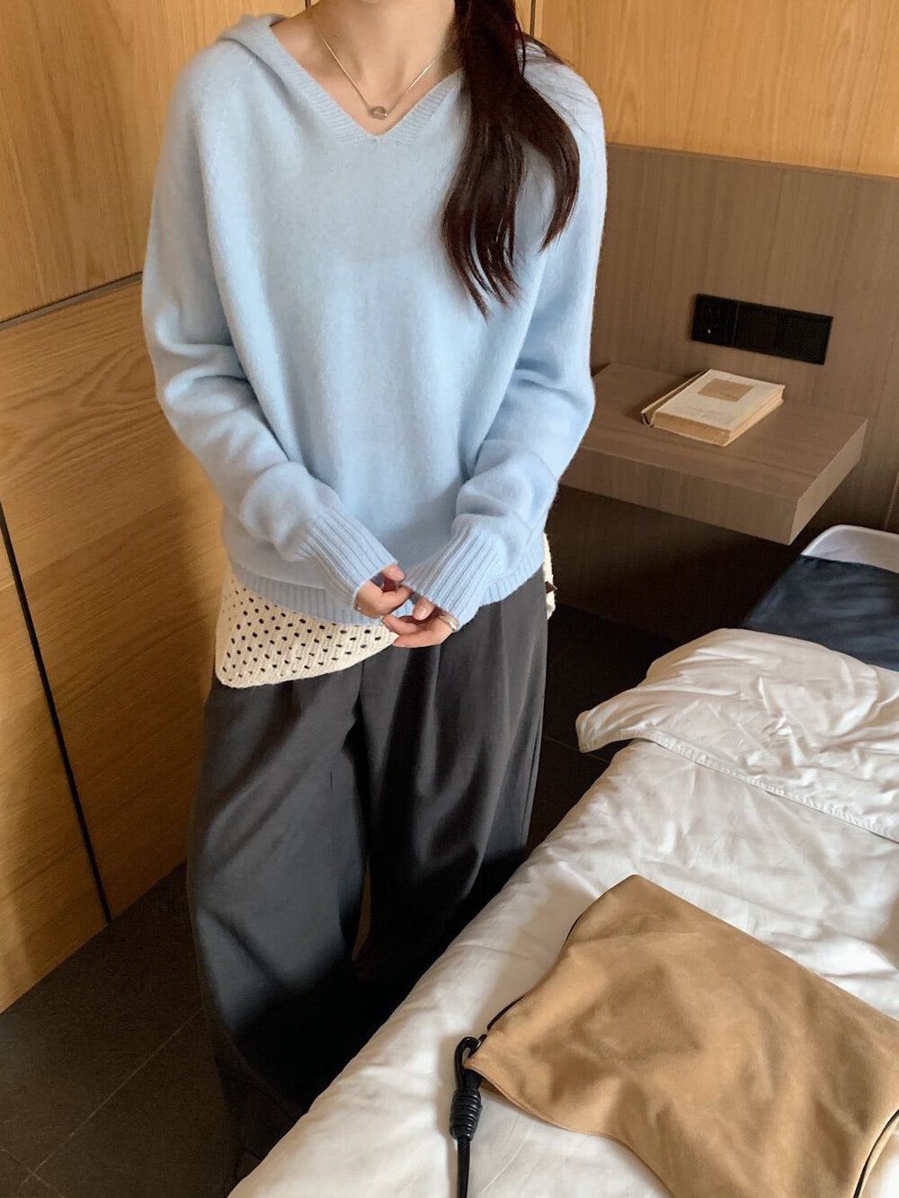 // 100%綿羊毛無縫一體連帽NT