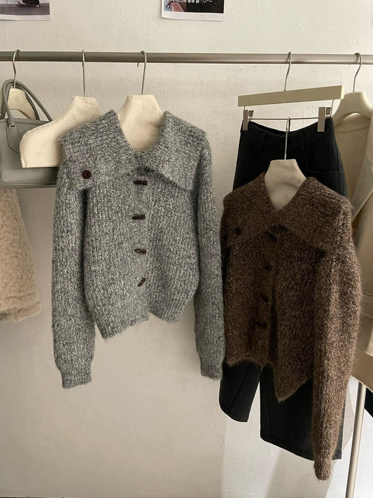 // 慵懶復古大翻領軟糯牛角鈕CD