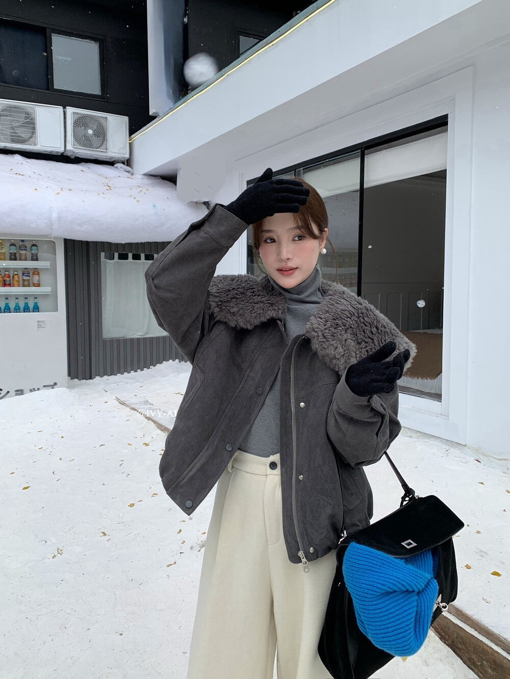 // 設計感毛毛大翻領夾棉短款JK