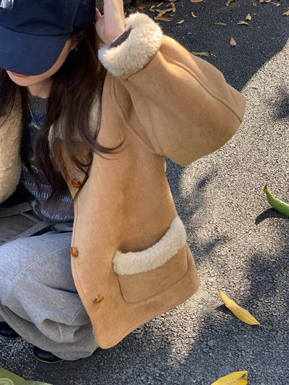 // 可愛圓翻領皮毛一體木鈕扣中長外套