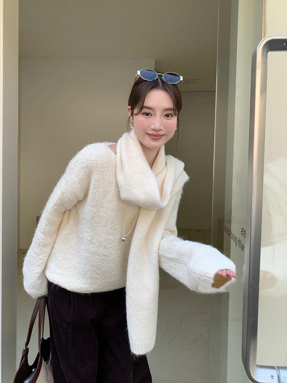 // 慵懶感寬鬆款連頸巾毛衣