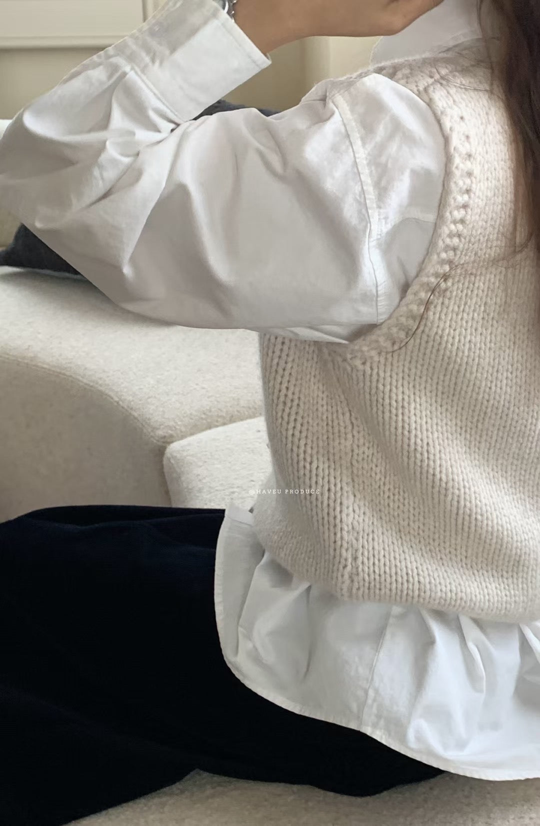 // 慵懶粗針後皮標羊毛背心