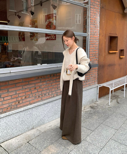 // 壓褶薄毛呢料闊腳西褲(連腰帶)