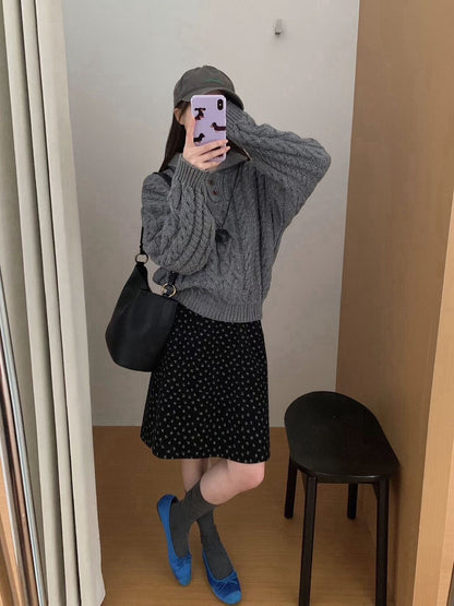 // 30%羊毛紋理感麻花鈕扣翻領毛衣