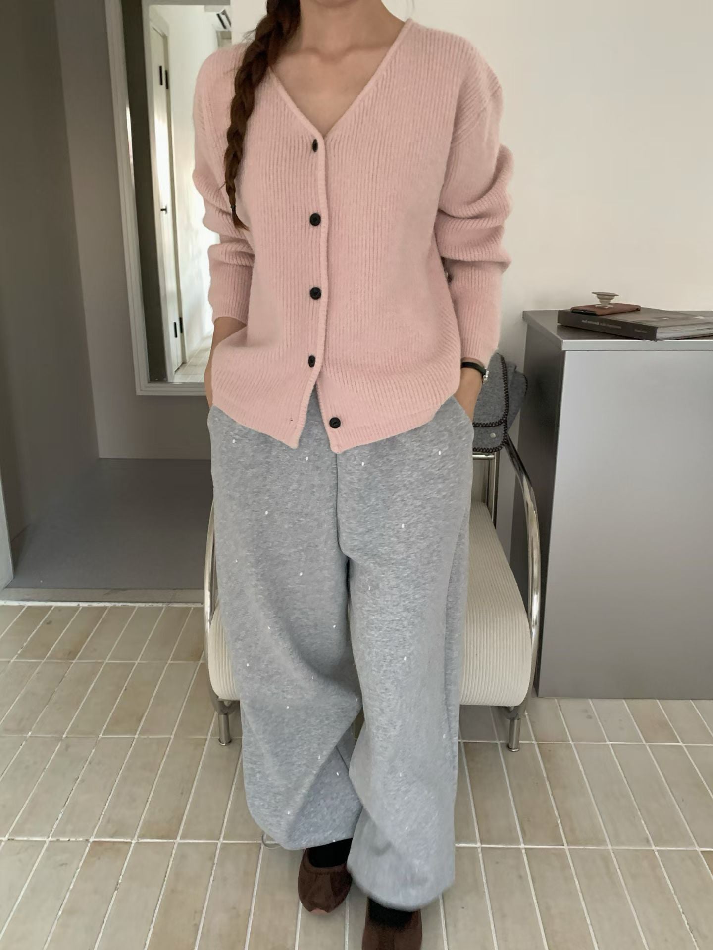 // 12色超美色系V領排扣羊絨紗CD