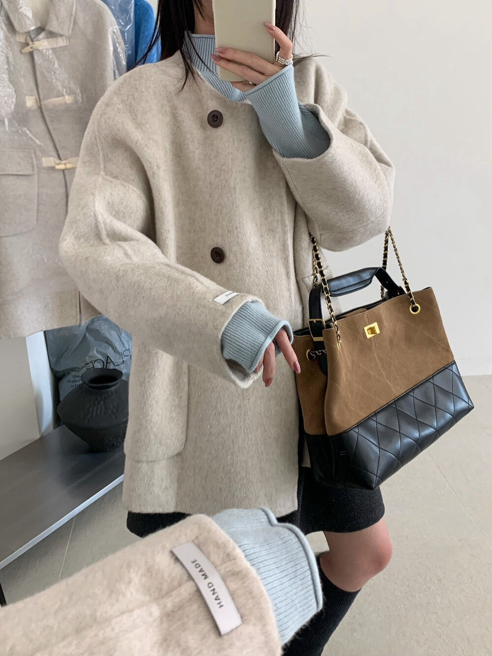 // 100%羊毛簡約兩粒鈕手工外套(連小袋仔)