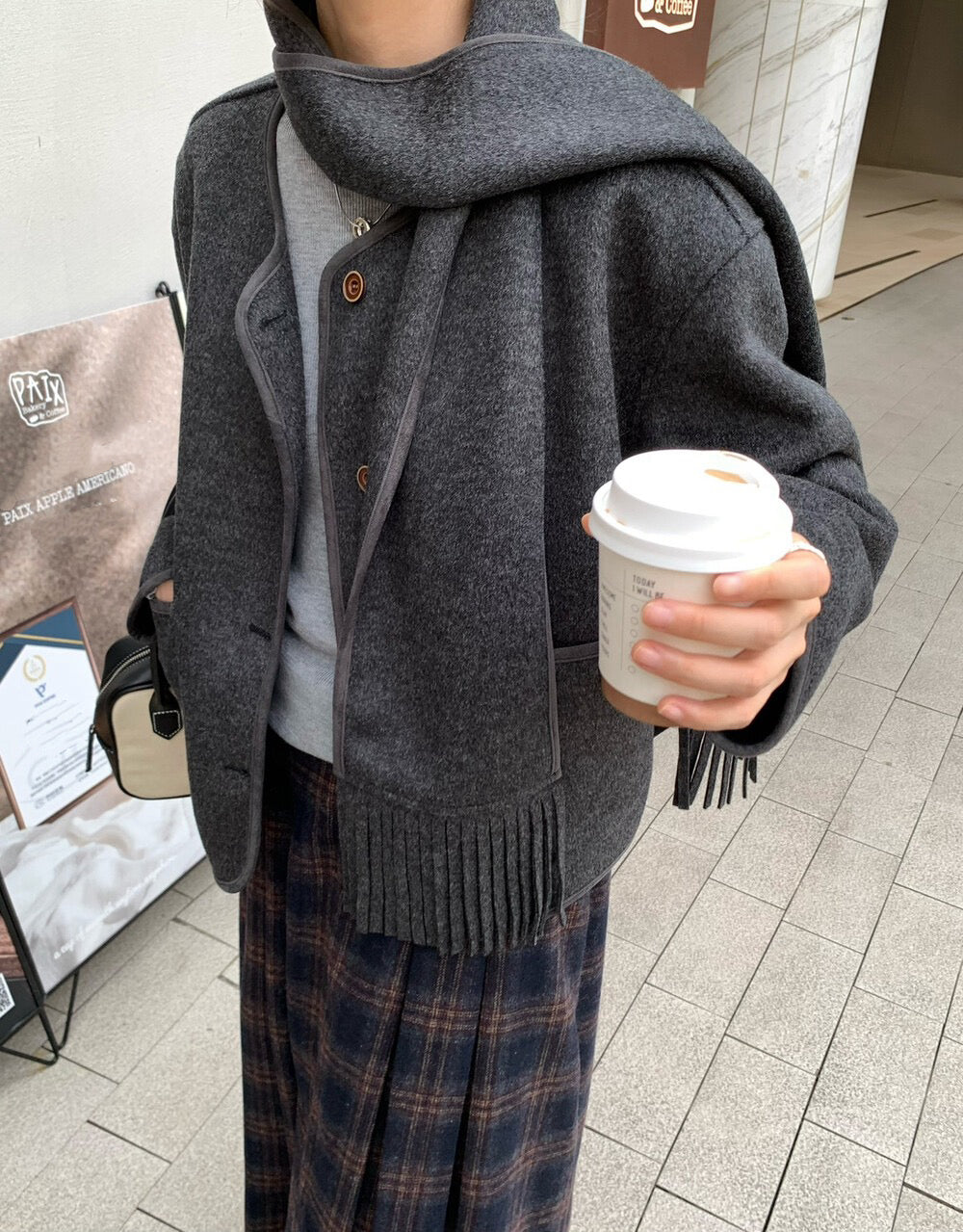 // 超韓雙口袋雙面毛呢圓領外套(連頸巾)