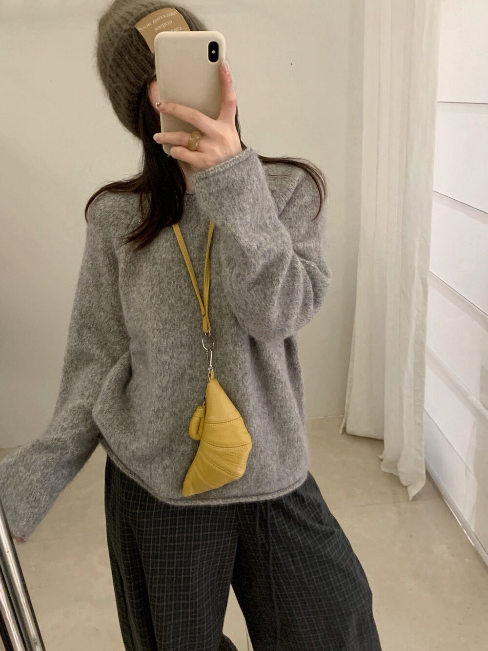 // 5%兔毛混針花線圓領卷邊毛衣