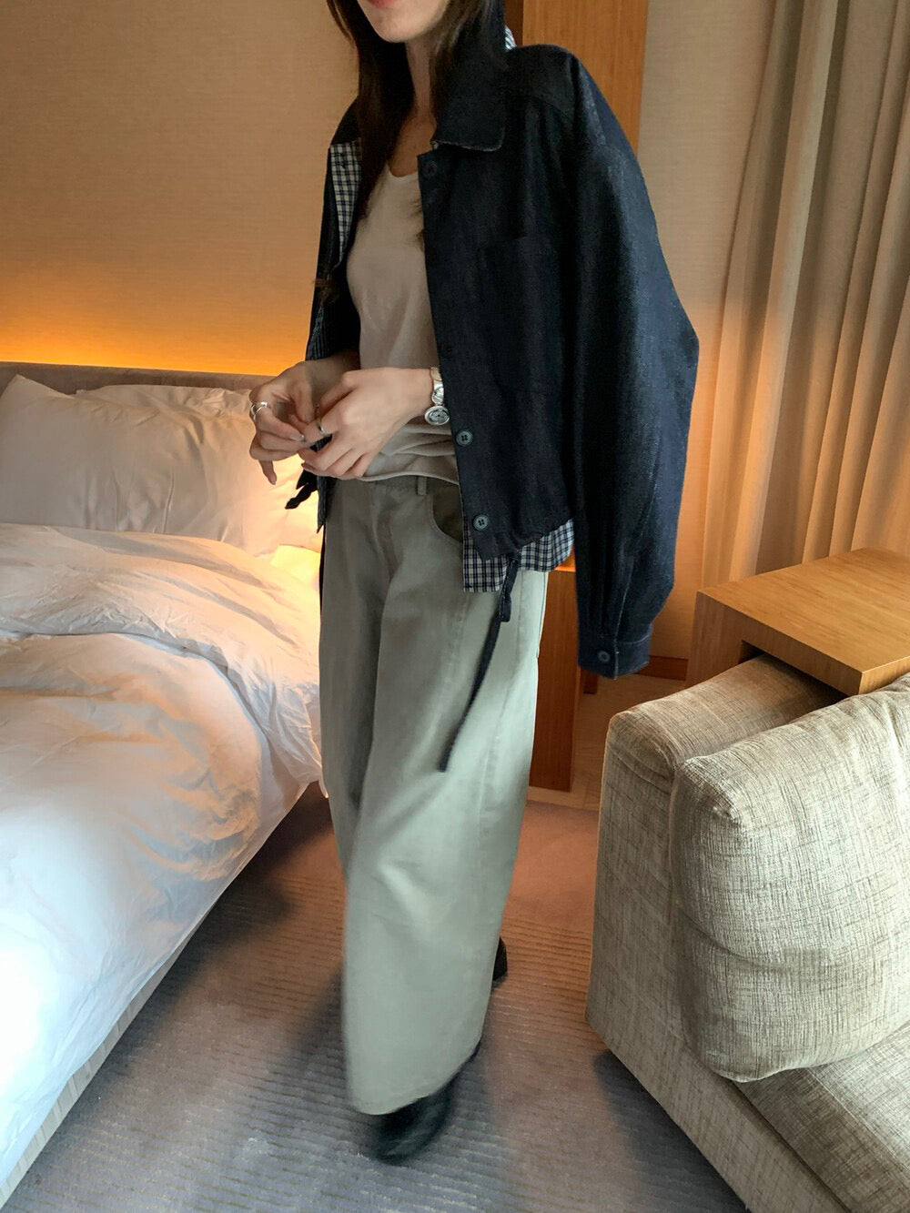 J02 / 拼接格仔假兩件衣擺可束繩牛仔外套￼