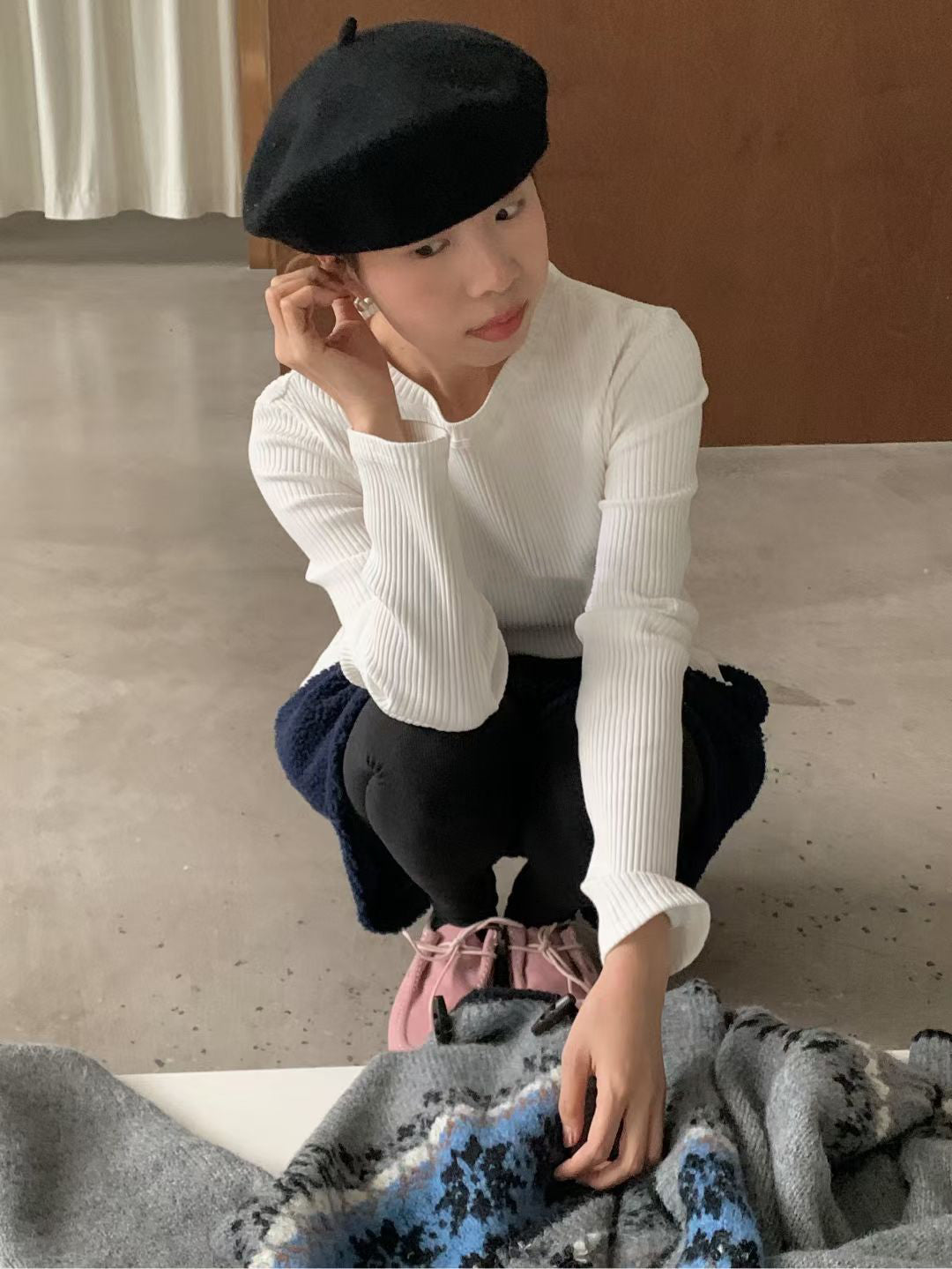 // 超顯瘦直坑紋側開鈕TEE