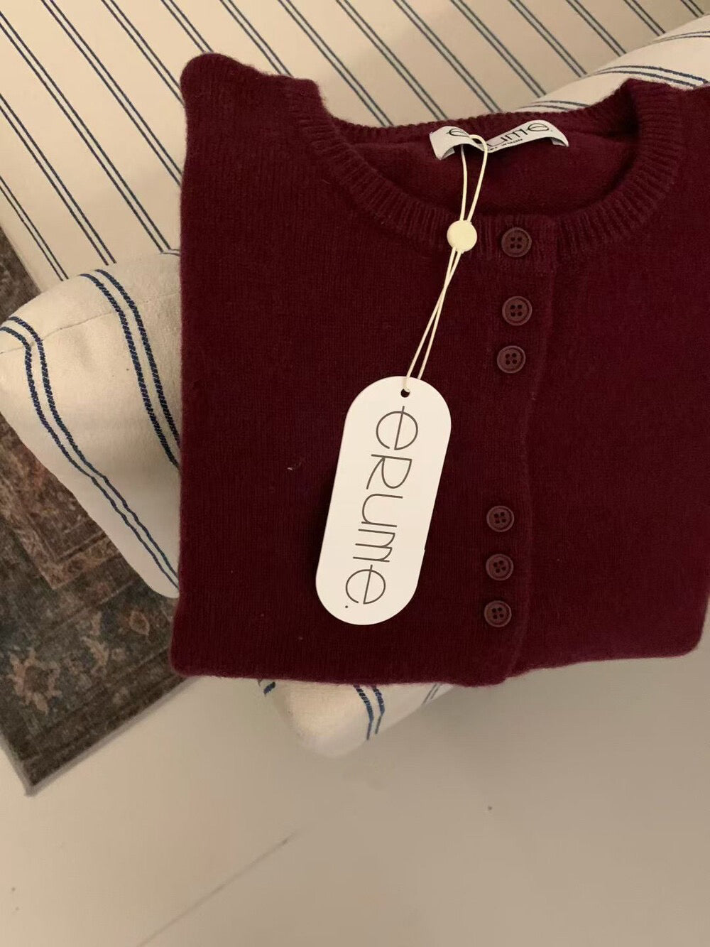 // 設計感特別鈕扣設計100%wool靚色CD