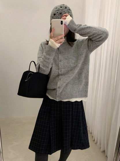 // 100%羊毛混點圓領CD