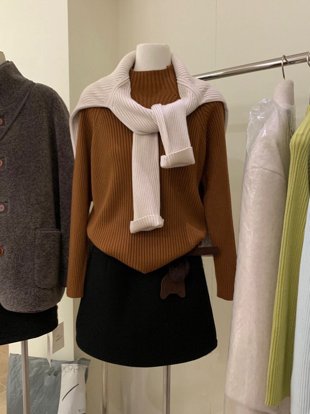 // 超美22色直坑紋不挑身型半領NT