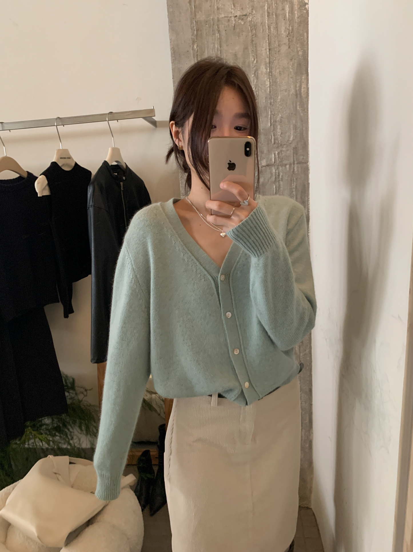 // 超soft兔絨V領CD